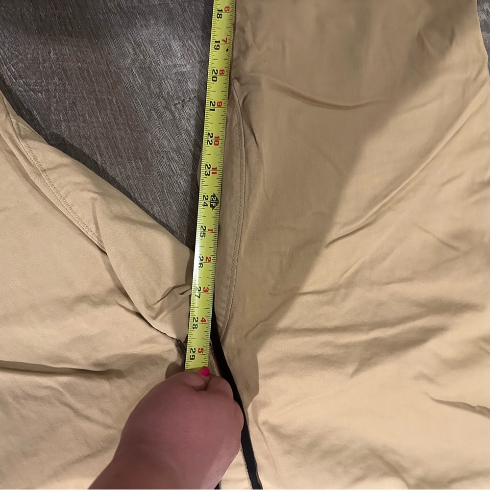 Hollister Men's Tan Joggers with Drawstring - Picture 5 of 5